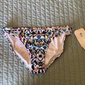 NWT Athleta Sun Flare Cross Strap Bottoms Sz M